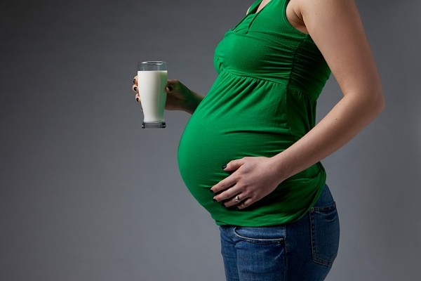 Mẹ bầu cần ăn uống như thế nào để tăng cân đủ trong thai kỳ