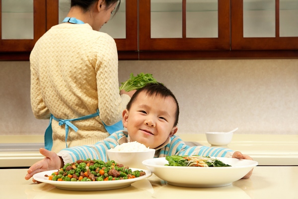 Chia sẻ thực đơn ngon miệng, giàu dinh dưỡng cho bé 2-3 tuổi