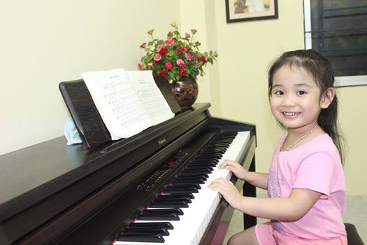 Có nên dạy con học đàn piano sớm không?