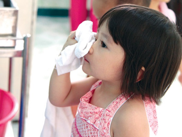 Đau mắt đỏ ở trẻ em - Hướng dẫn phòng và điều trị bệnh cho bé đúng cách
