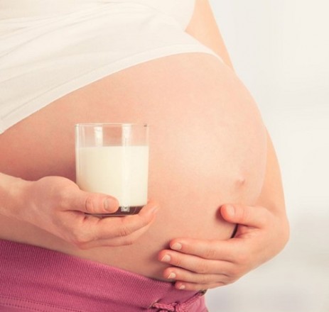 Mang thai có nên uống sữa đậu nành