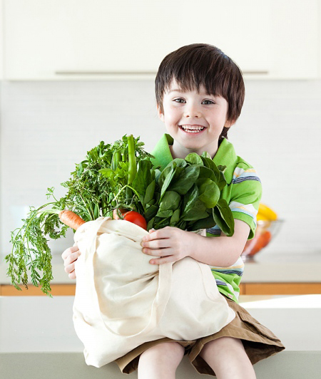 tập cho bé ăn rau đúng cách 4