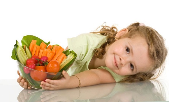 tập cho bé ăn rau đúng cách 5