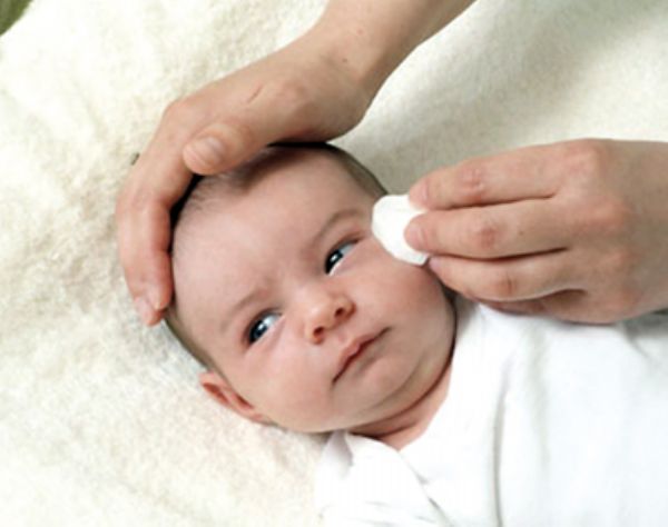 Những bệnh trẻ sơ sinh mới chào đời thường mắc phải và cách xử lý